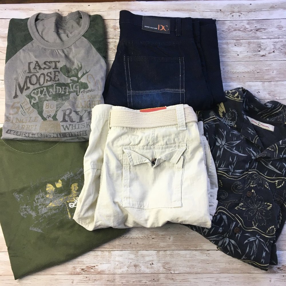 TOMMY BAHAMA Bundle of Five Men's Clothes. Sz. Medium & 30W